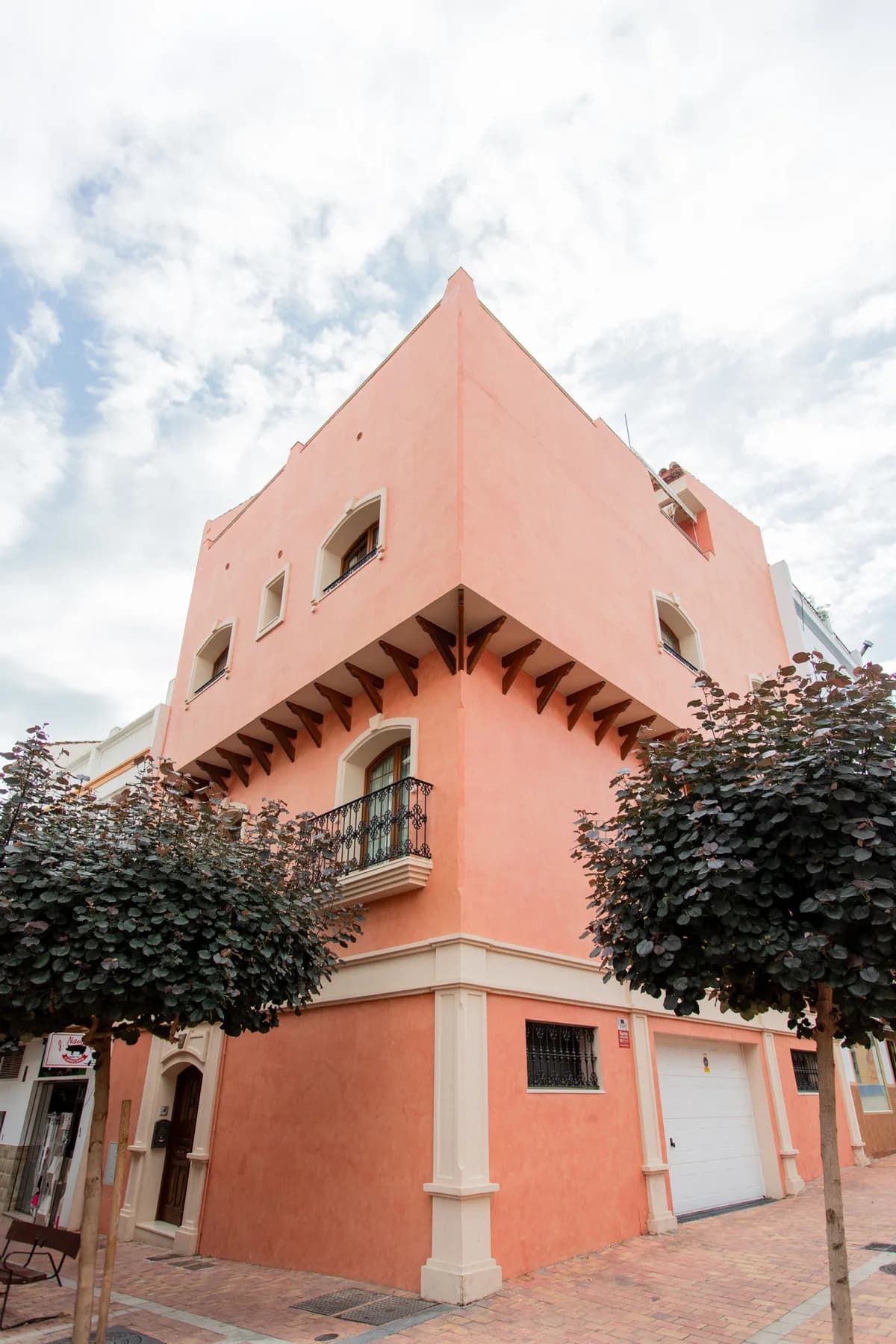 7 Bedroom Townhouse for Sale in Estepona, Málaga - Image 4