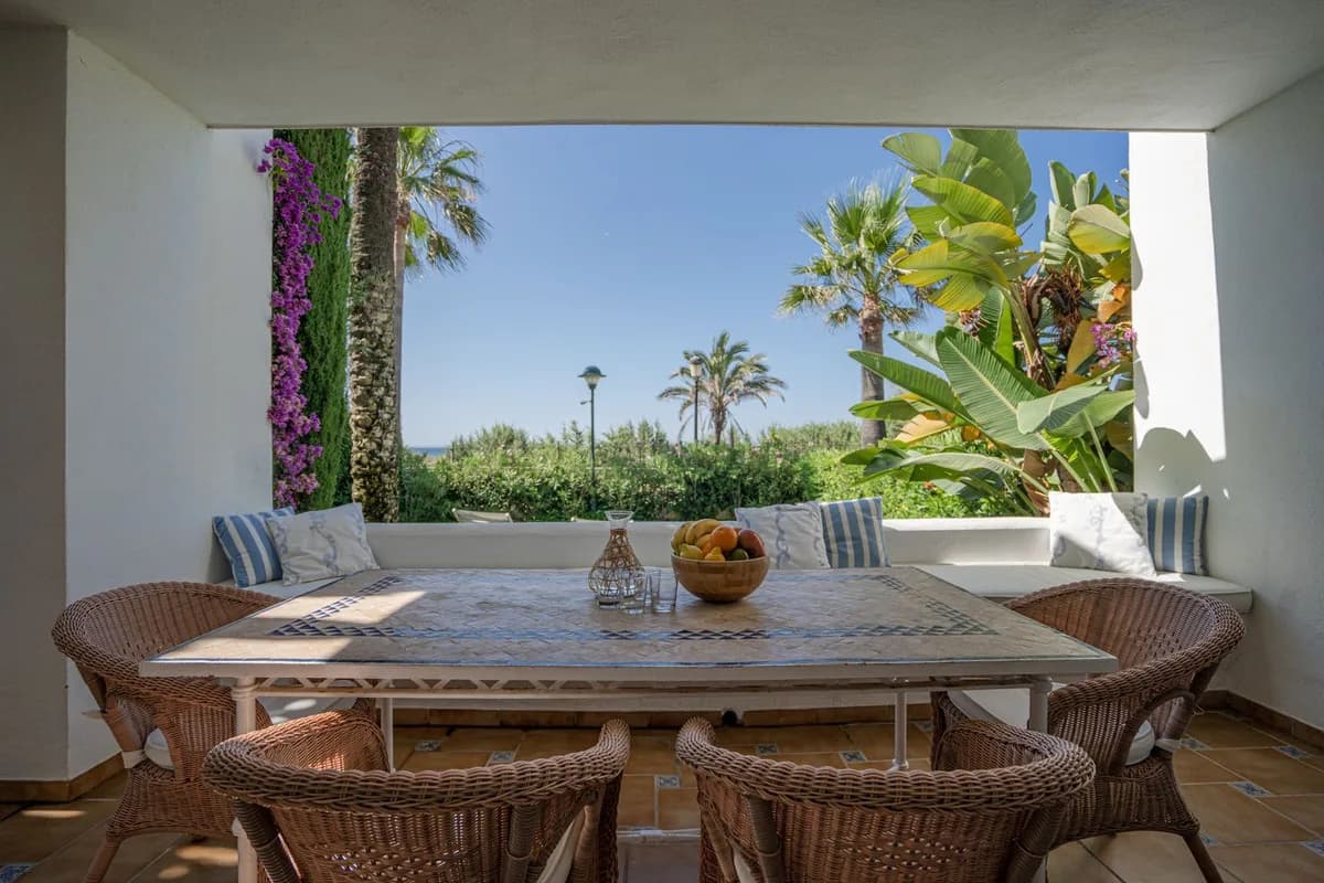 3 Bedroom Ground Floor Apartment for Sale in Marbella, Málaga