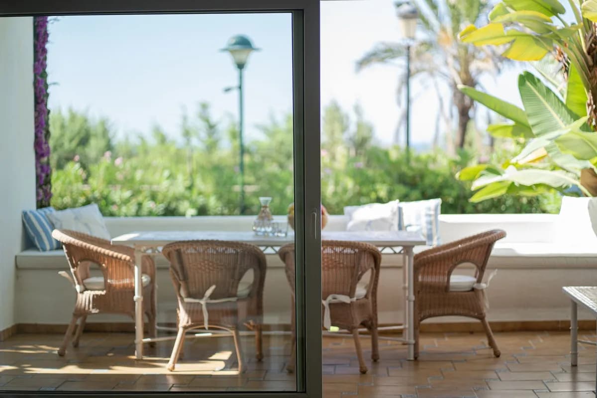 3 Bedroom Ground Floor Apartment for Sale in Marbella, Málaga - Image 3