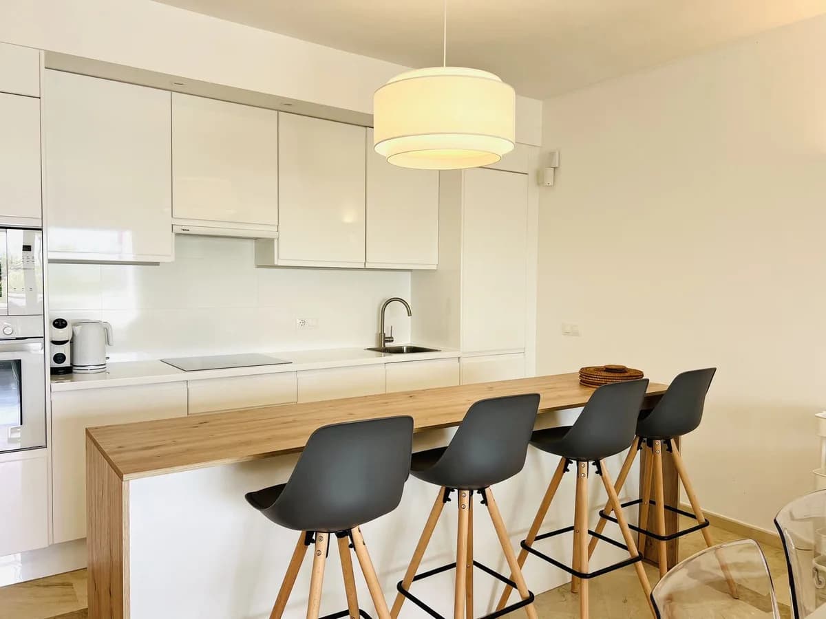 3 Bedroom Ground Floor Apartment for Sale in Marbella, Málaga - Image 6