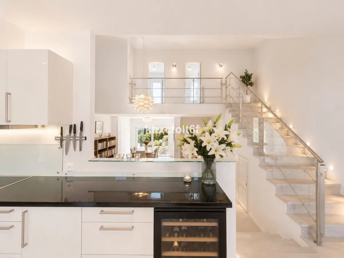 3 Bedroom Townhouse for Sale in Marbella, Málaga - Image 6