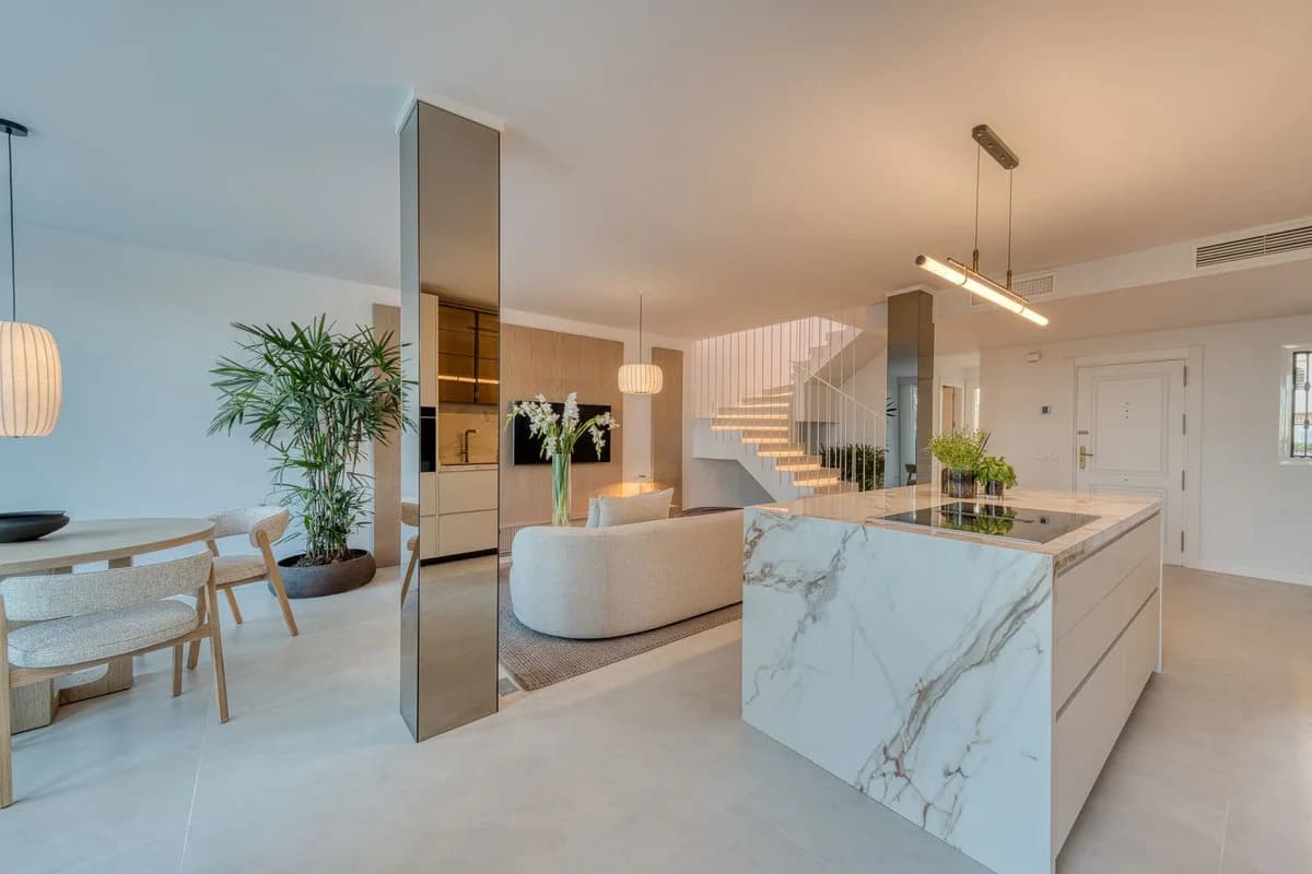 4 Bedroom Townhouse for Sale in La Quinta, Málaga - Image 5