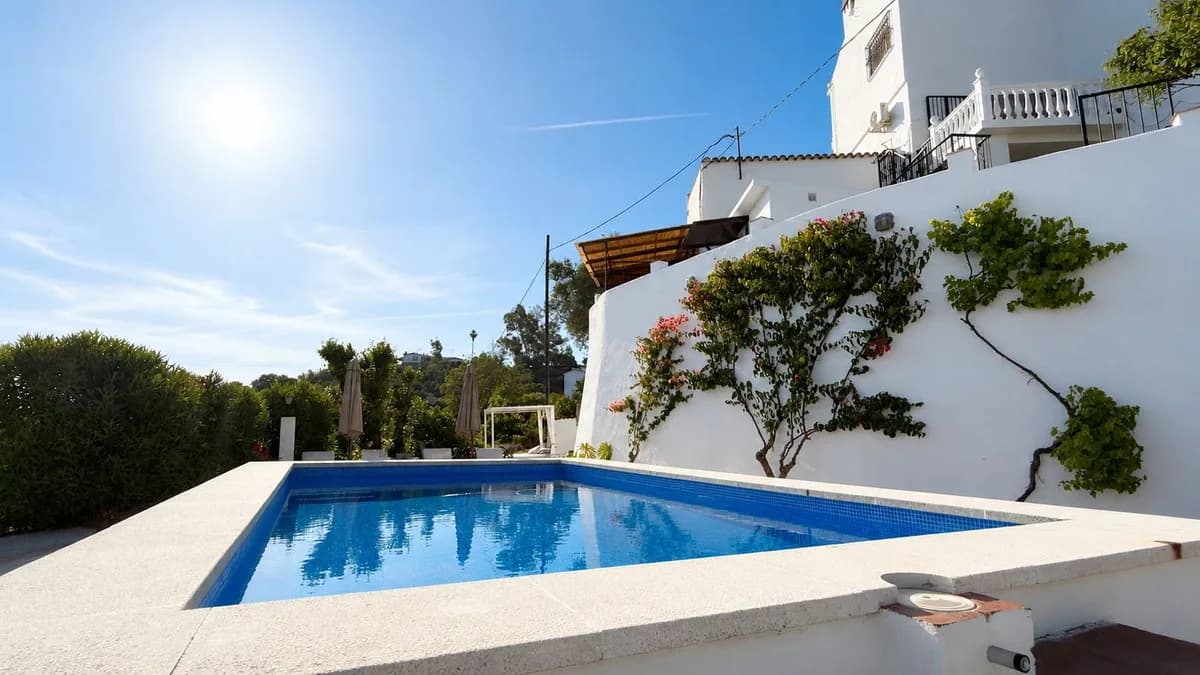7 Bedroom Finca - Cortijo for Sale in Coín, Málaga - Image 2