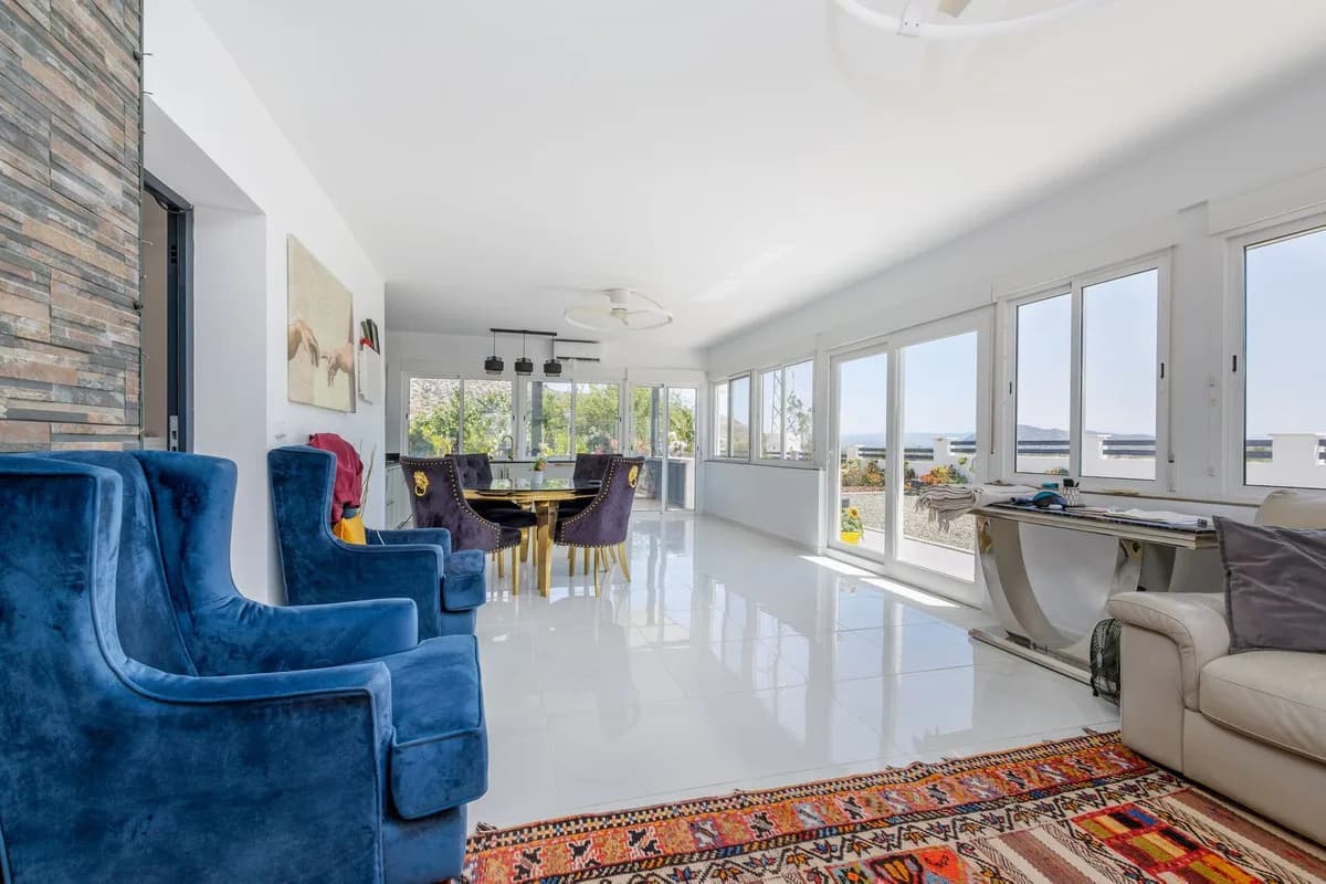 6 Bedroom Detached Villa for Sale in Coín, Málaga - Image 7