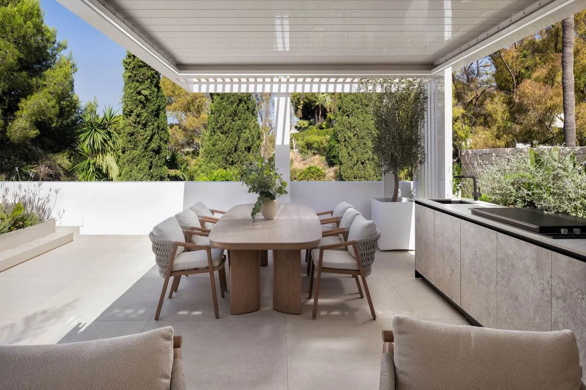 4 Bedroom Penthouse for Sale in The Golden Mile, Málaga - Image 7