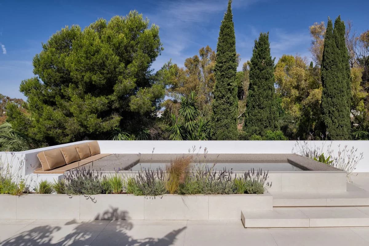 4 Bedroom Penthouse for Sale in The Golden Mile, Málaga - Image 8