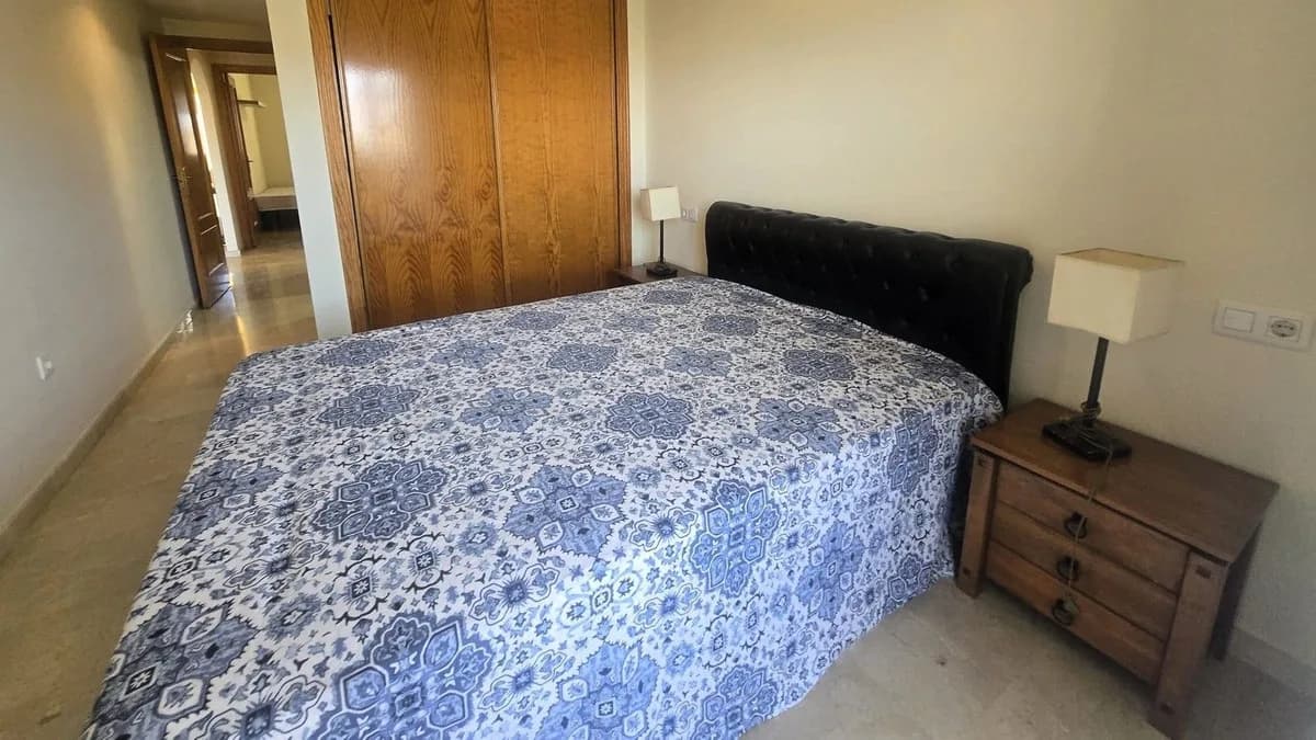2 Bedroom Middle Floor Apartment for Sale in Riviera del Sol, Málaga - Image 9