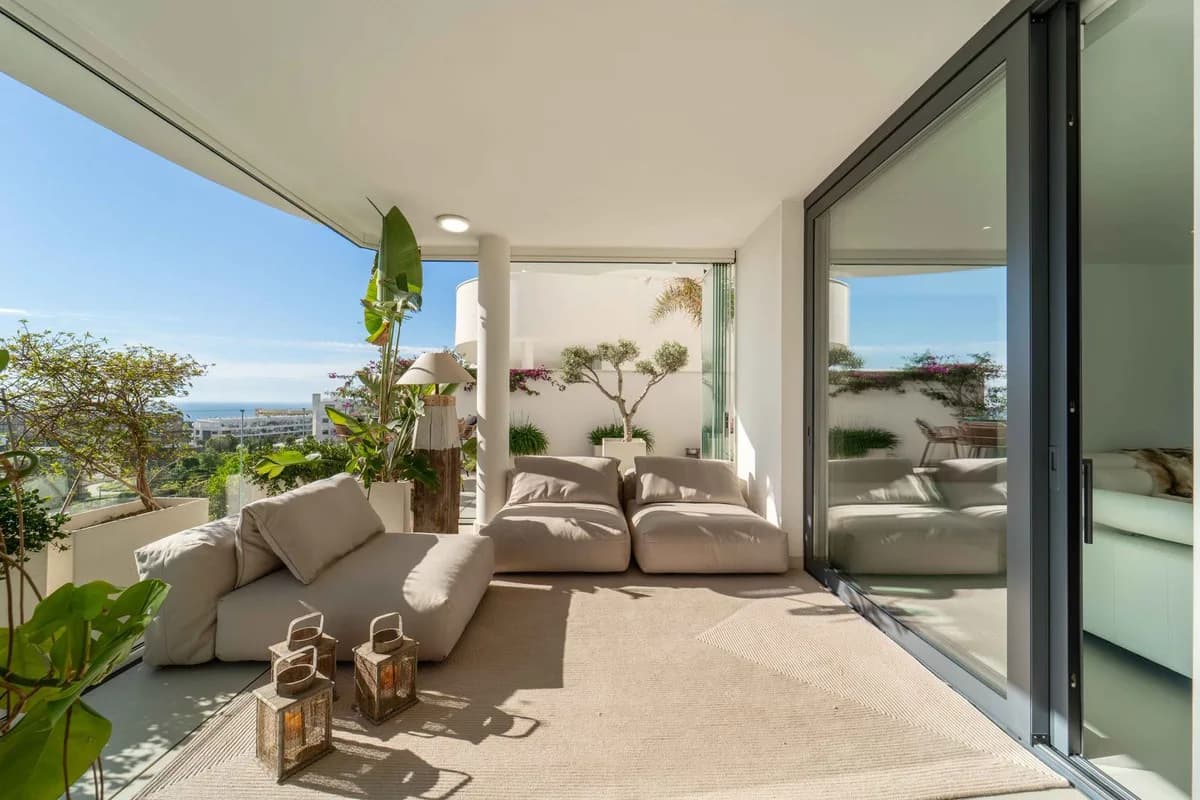 2 Bedroom Ground Floor Apartment for Sale in Fuengirola, Málaga - Image 3