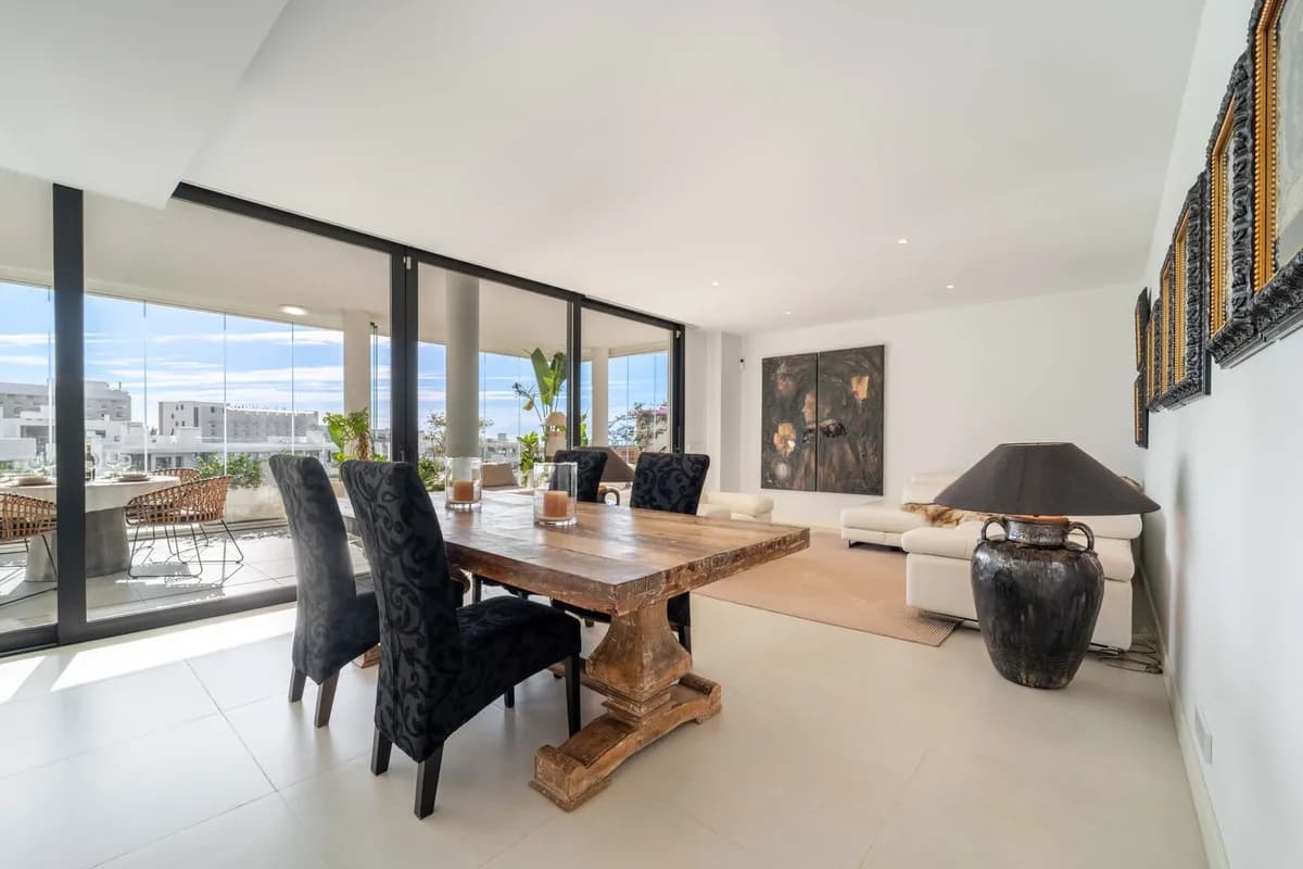 2 Bedroom Ground Floor Apartment for Sale in Fuengirola, Málaga - Image 4