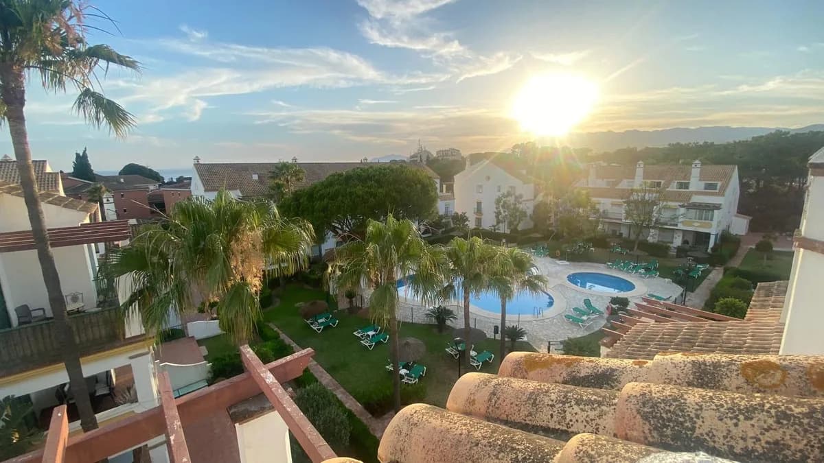 3 Bedroom Penthouse Duplex for Sale in Marbesa, Málaga - Image 2