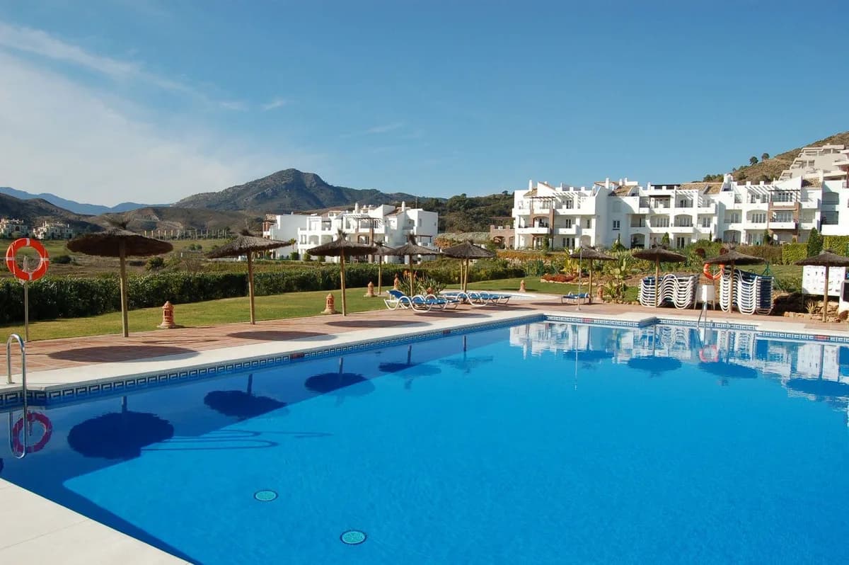 3 Bedroom Middle Floor Apartment for Sale in Los Arqueros, Málaga