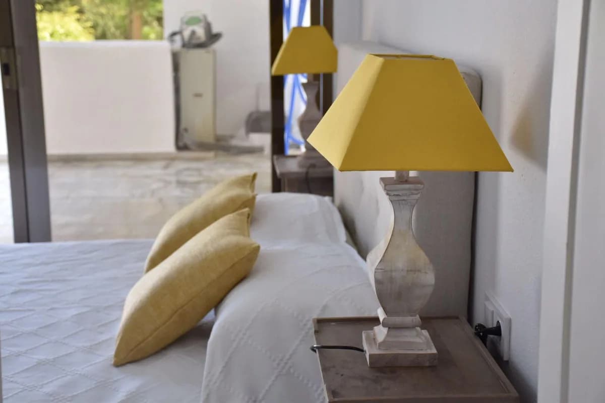 3 Bedroom Ground Floor Apartment for Sale in Elviria, Málaga - Image 4