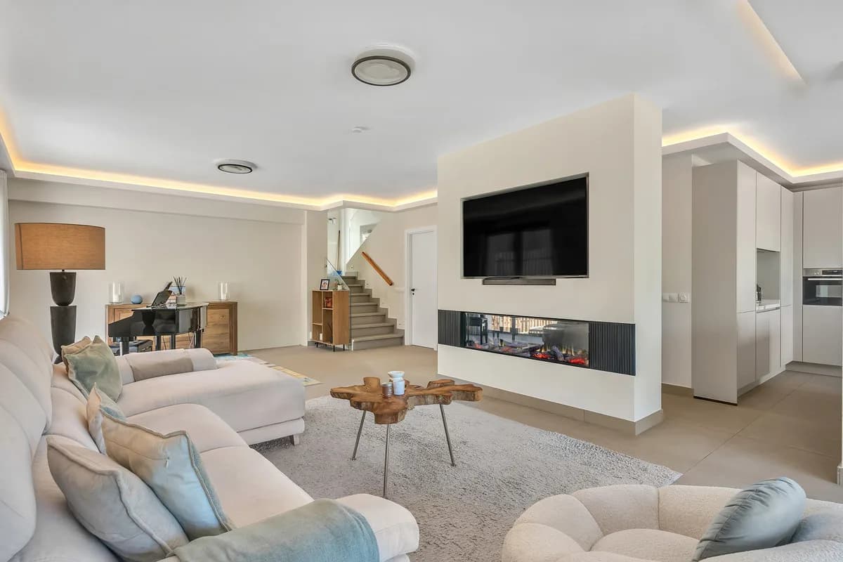 4 Bedroom Detached Villa for Sale in Guadalmina Alta, Málaga - Image 4