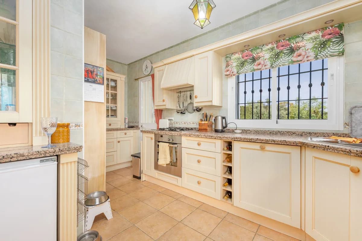 4 Bedroom Detached Villa for Sale in Coín, Málaga - Image 6