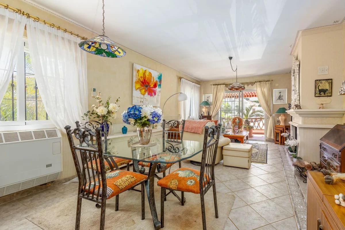 4 Bedroom Detached Villa for Sale in Coín, Málaga - Image 9