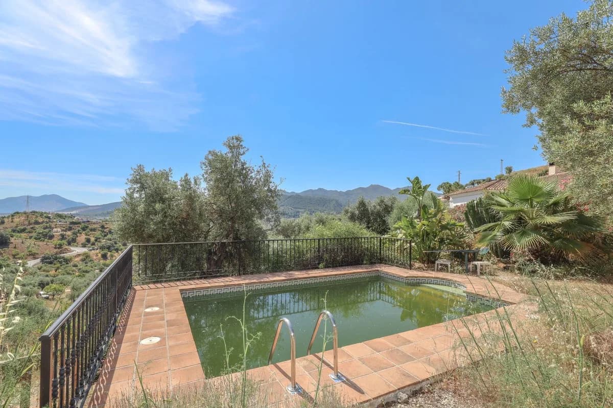 3 Bedroom Detached Villa for Sale in Monda, Málaga - Image 4
