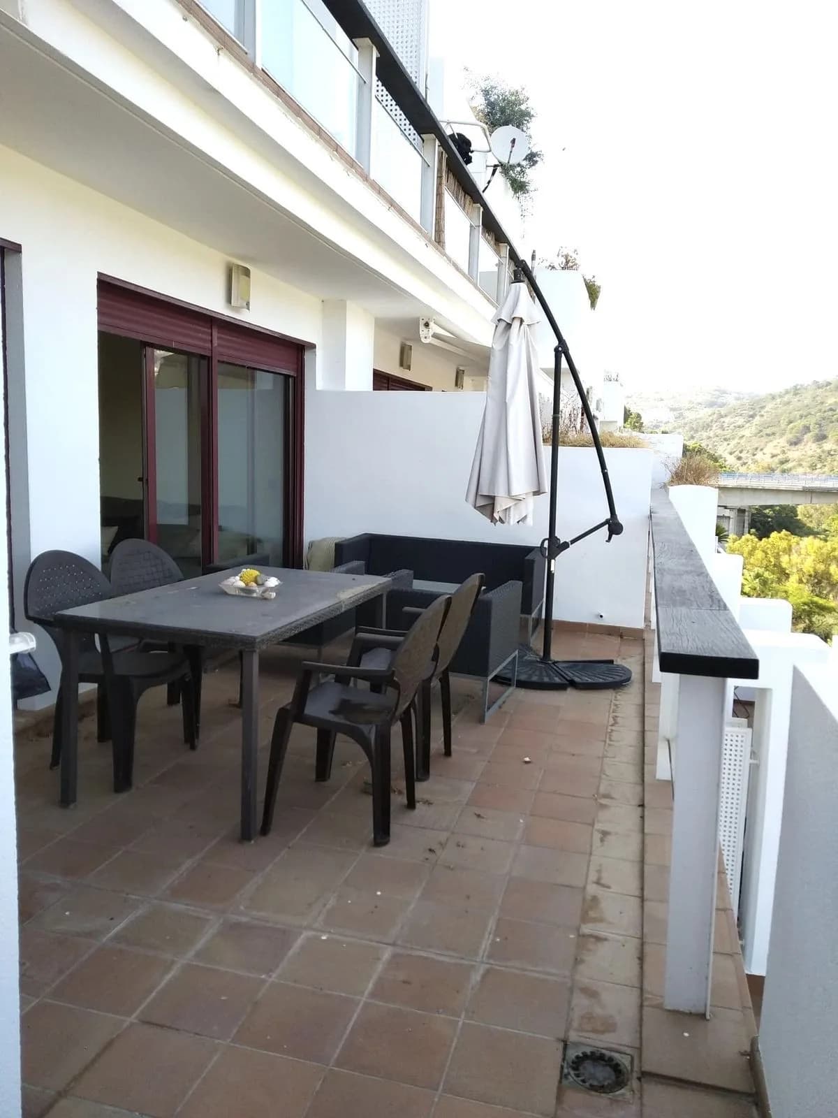 1 Bedroom Middle Floor Apartment for Sale in Benahavís, Málaga - Image 3