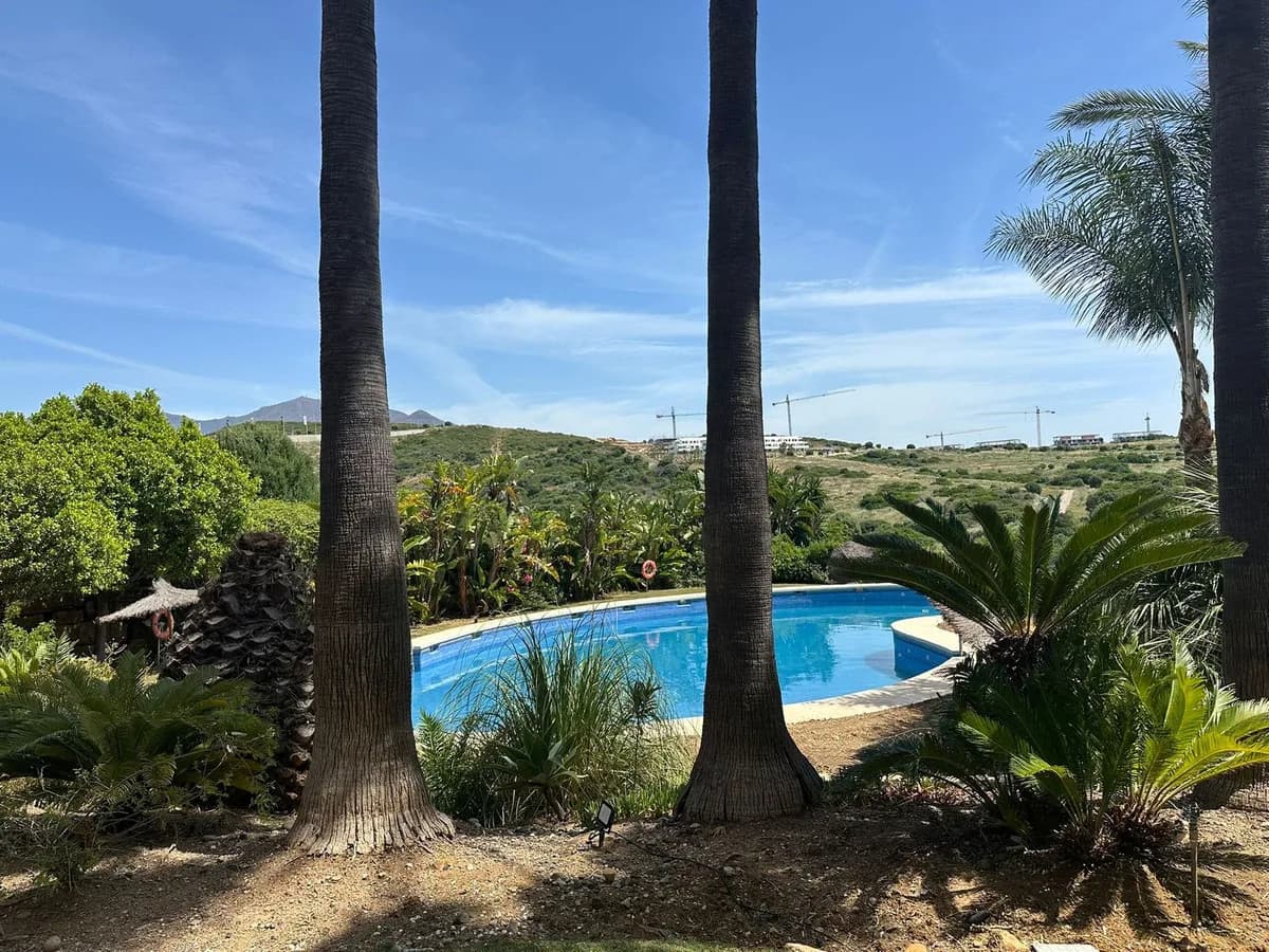 4 Bedroom Middle Floor Apartment for Sale in Casares Playa, Málaga