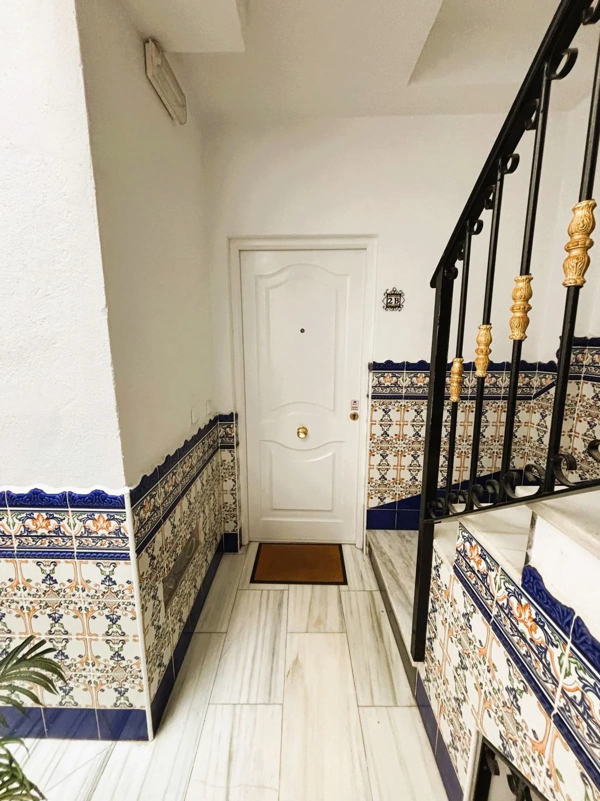 2 Bedroom Middle Floor Apartment for Sale in La Cala de Mijas, Málaga - Image 5