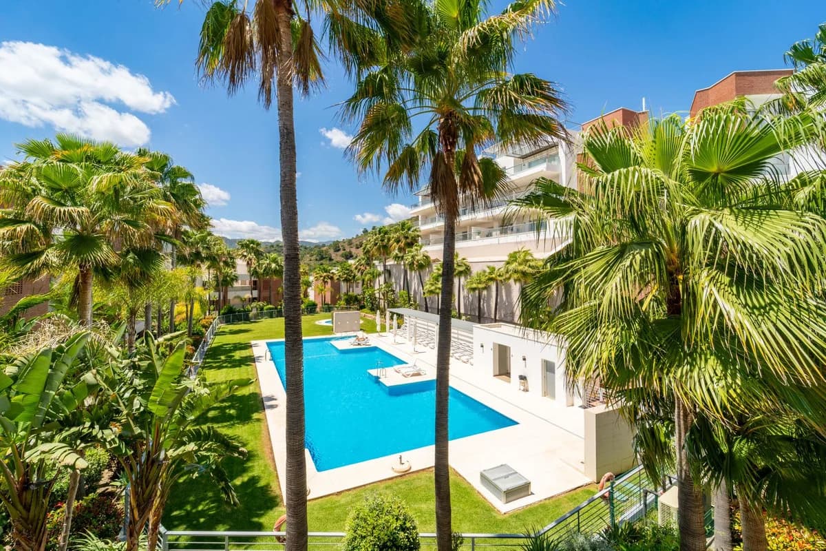 2 Bedroom Middle Floor Apartment for Sale in Los Arqueros, Málaga