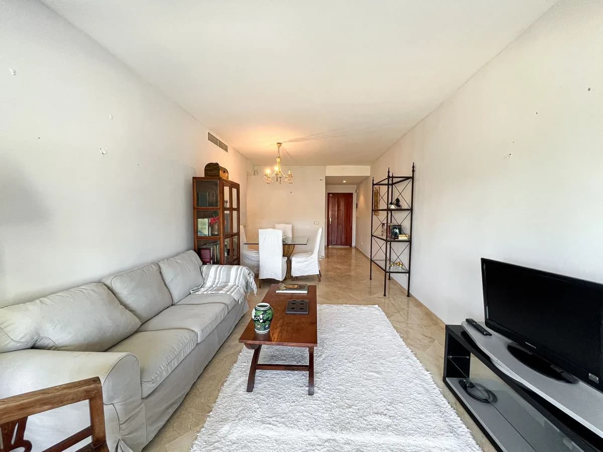 4 Bedroom Top Floor Apartment for Sale in Costalita, Málaga - Image 7