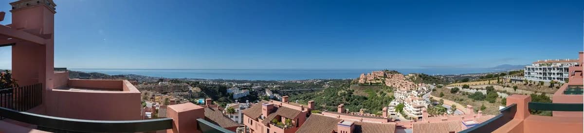 3 Bedroom Penthouse for Sale in Calahonda, Málaga - Image 5