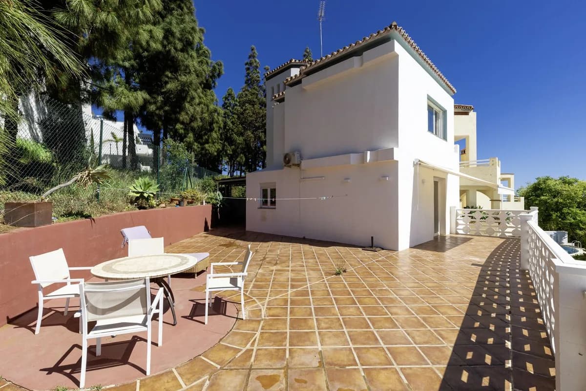 3 Bedroom Detached Villa for Sale in Marbella, Málaga - Image 2