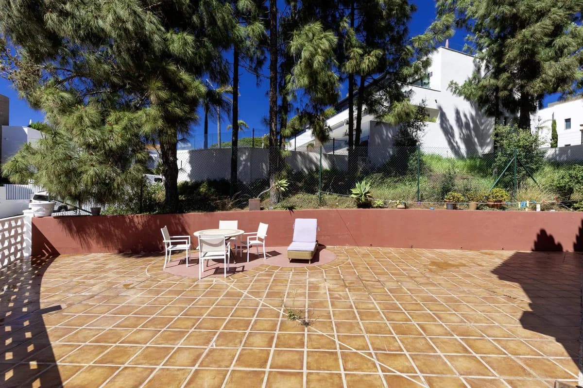 3 Bedroom Detached Villa for Sale in Marbella, Málaga - Image 3