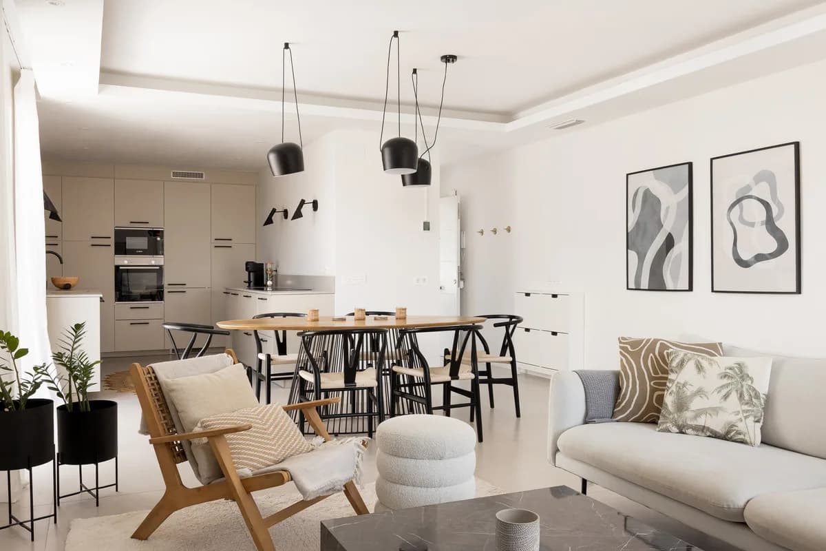 3 Bedroom Middle Floor Apartment for Sale in Nueva Andalucía, Málaga - Image 4