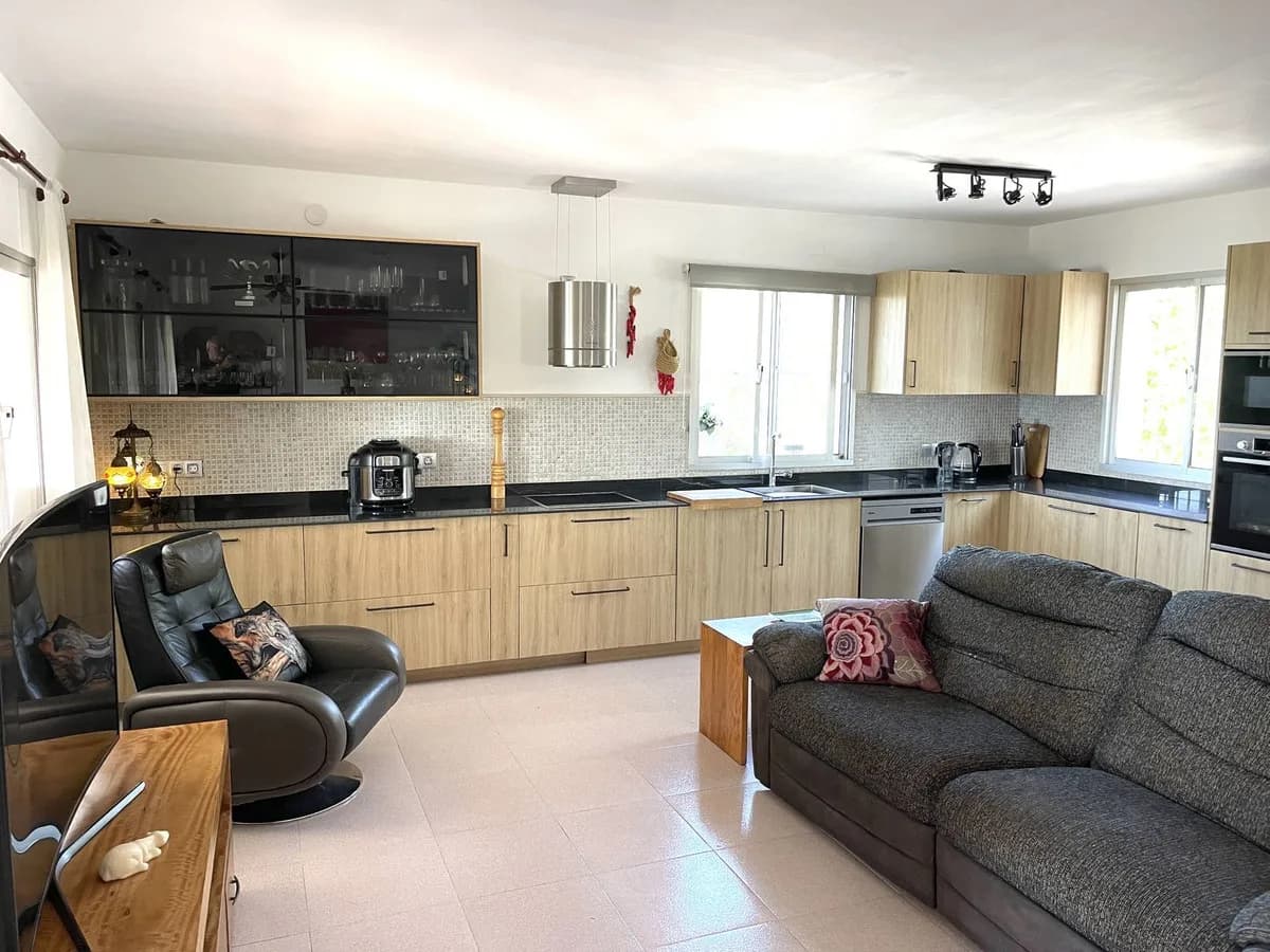 3 Bedroom Detached Villa for Sale in Manilva, Málaga - Image 4