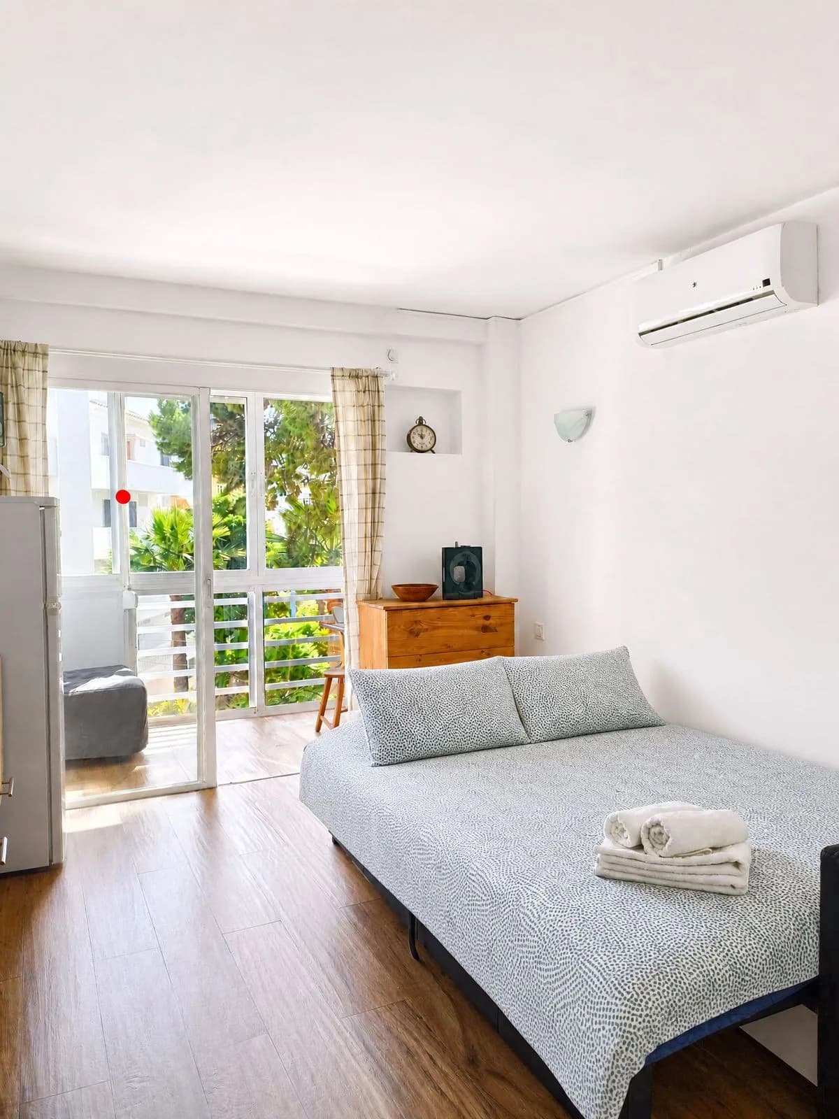 Middle Floor Studio for Sale in Benalmadena, Málaga - Image 7