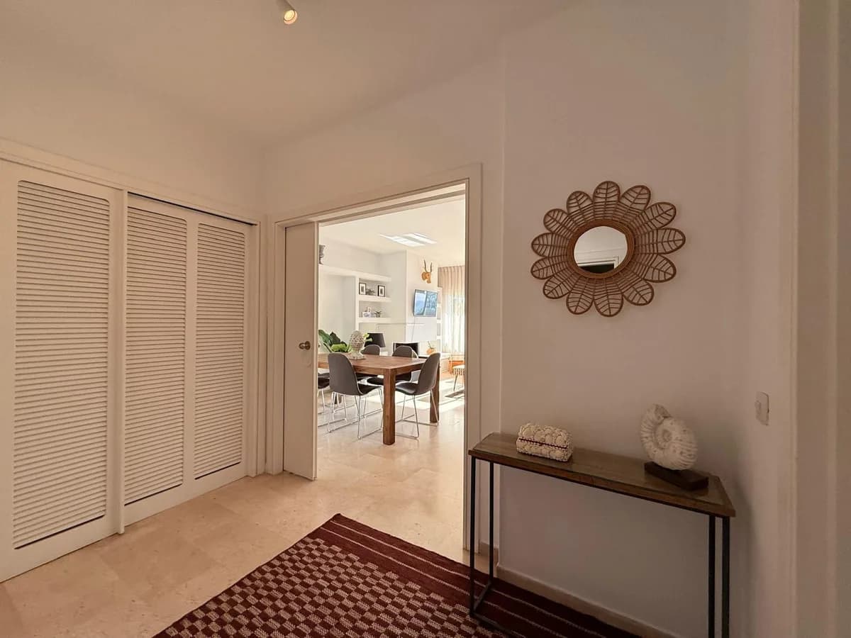 2 Bedroom Ground Floor Apartment for Sale in The Golden Mile, Málaga - Image 3