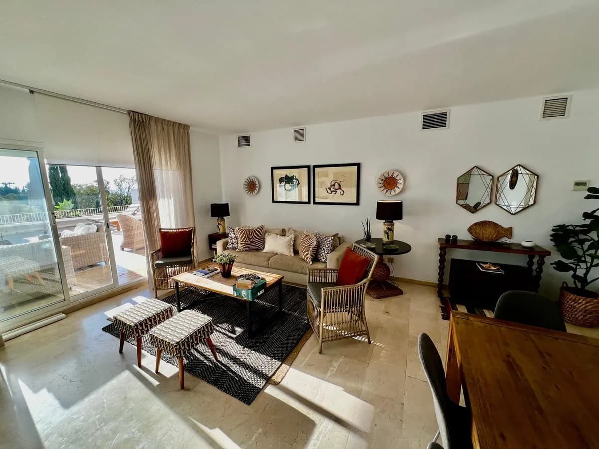 2 Bedroom Ground Floor Apartment for Sale in The Golden Mile, Málaga - Image 6
