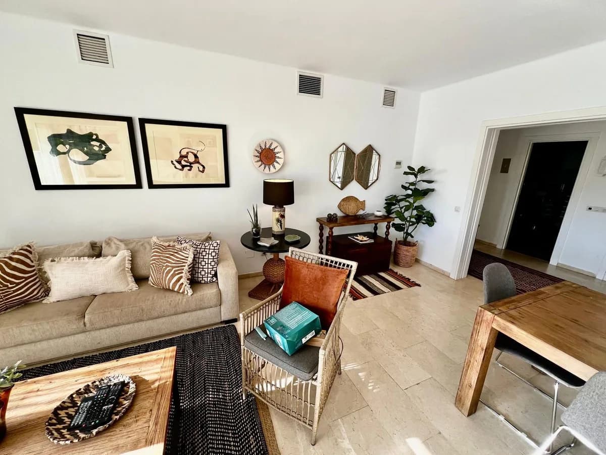 2 Bedroom Ground Floor Apartment for Sale in The Golden Mile, Málaga - Image 8