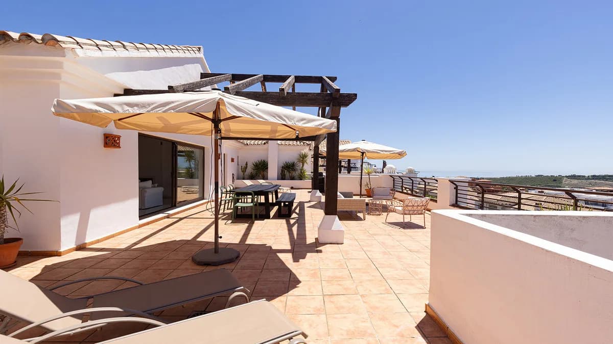 3 Bedroom Penthouse for Sale in Casares, Málaga