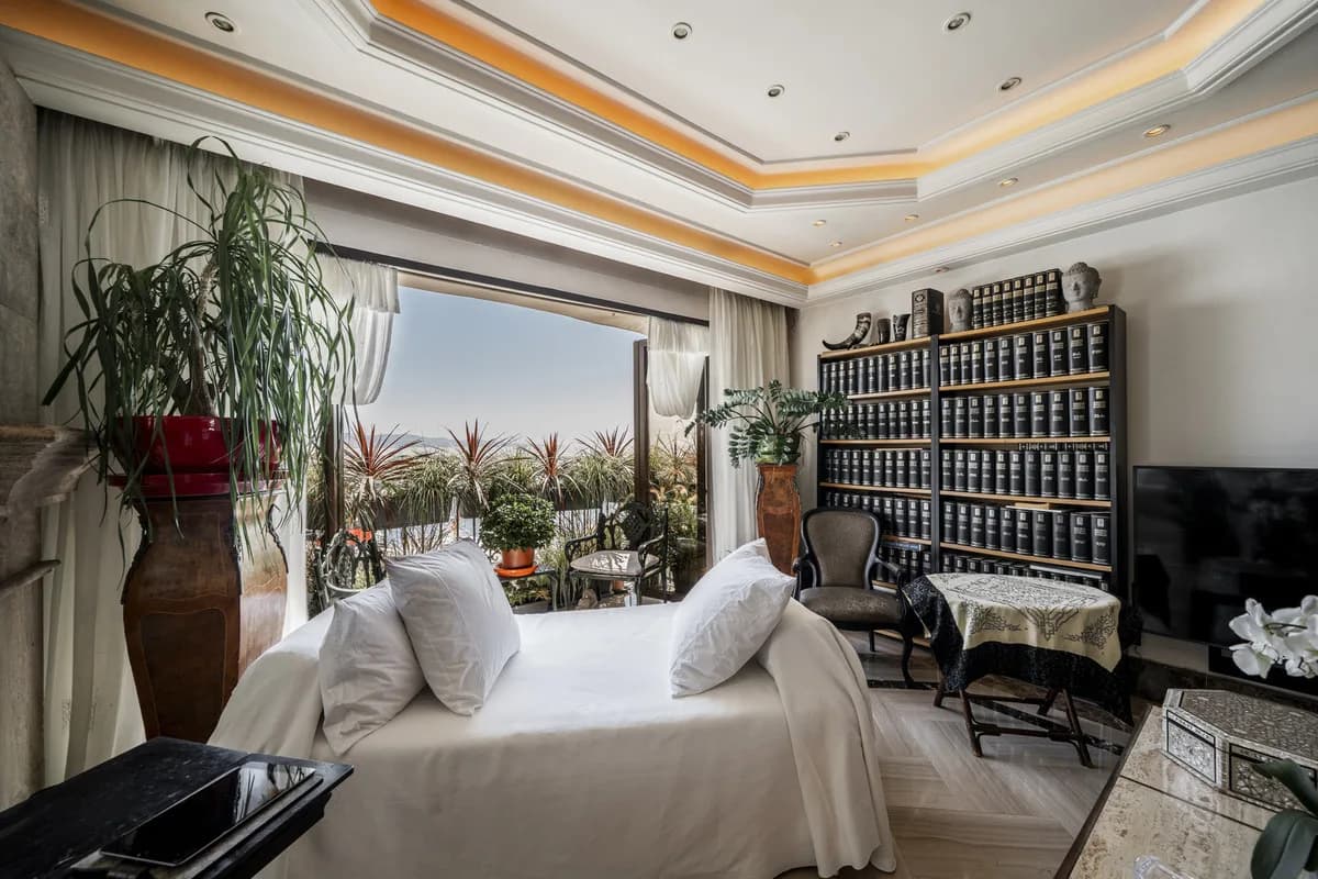 3 Bedroom Duplex for Sale in Puerto Banús, Málaga - Image 7