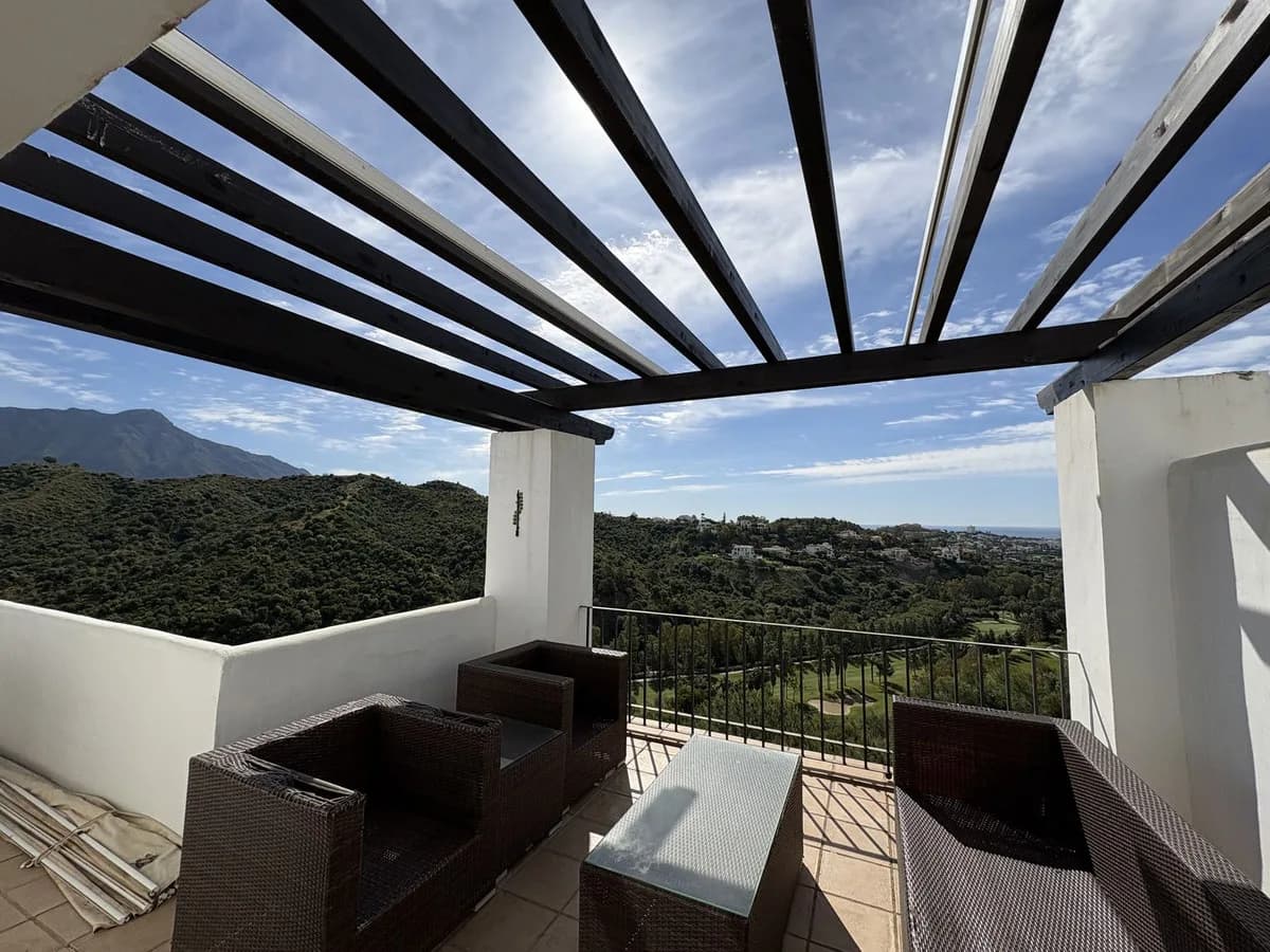 3 Bedroom Penthouse for Sale in La Quinta, Málaga - Image 3