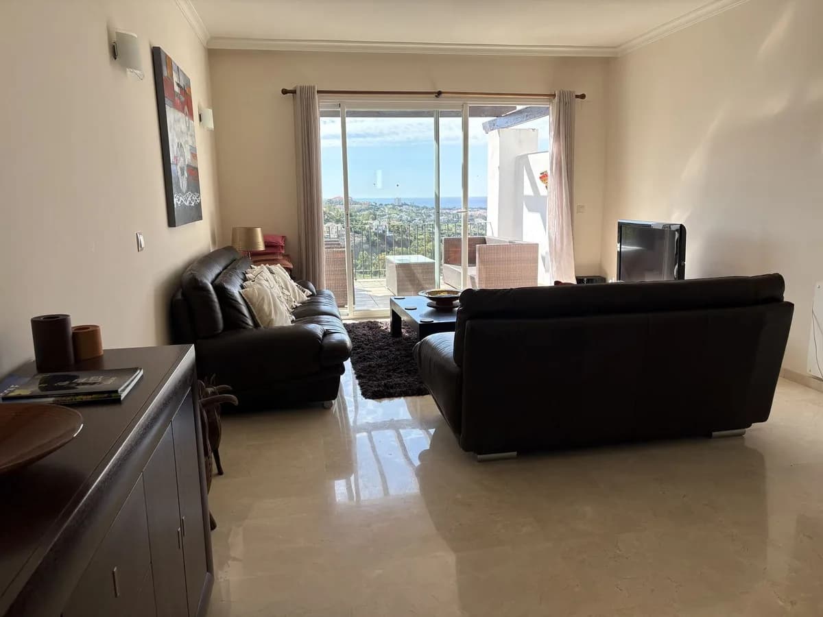 3 Bedroom Penthouse for Sale in La Quinta, Málaga - Image 6