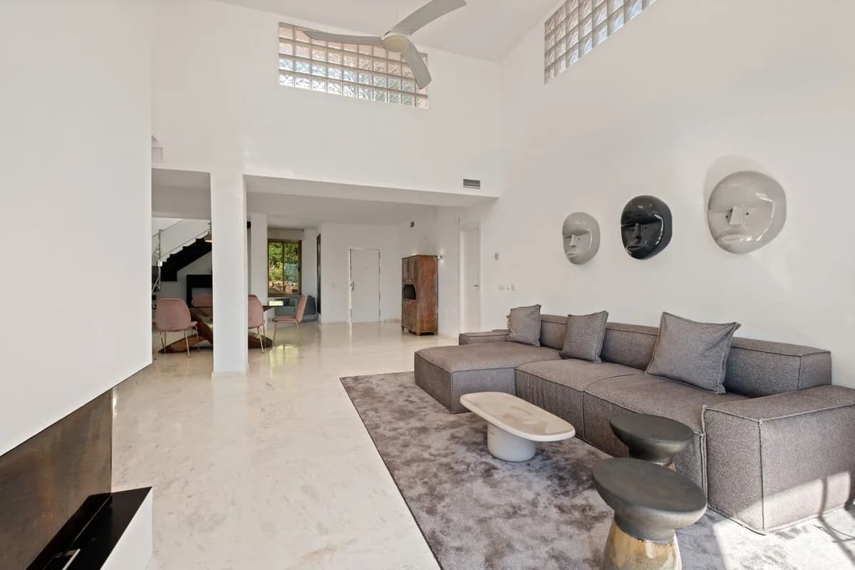 2 Bedroom Penthouse for Sale in La Mairena, Málaga - Image 6