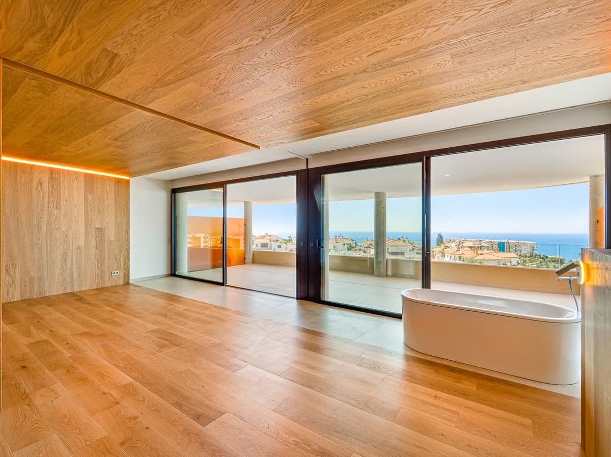 2 Bedroom Middle Floor Apartment for Sale in Fuengirola, Málaga