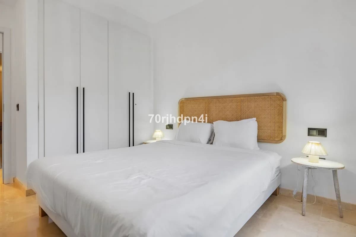 3 Bedroom Ground Floor Apartment for Sale in Estepona, Málaga - Image 5