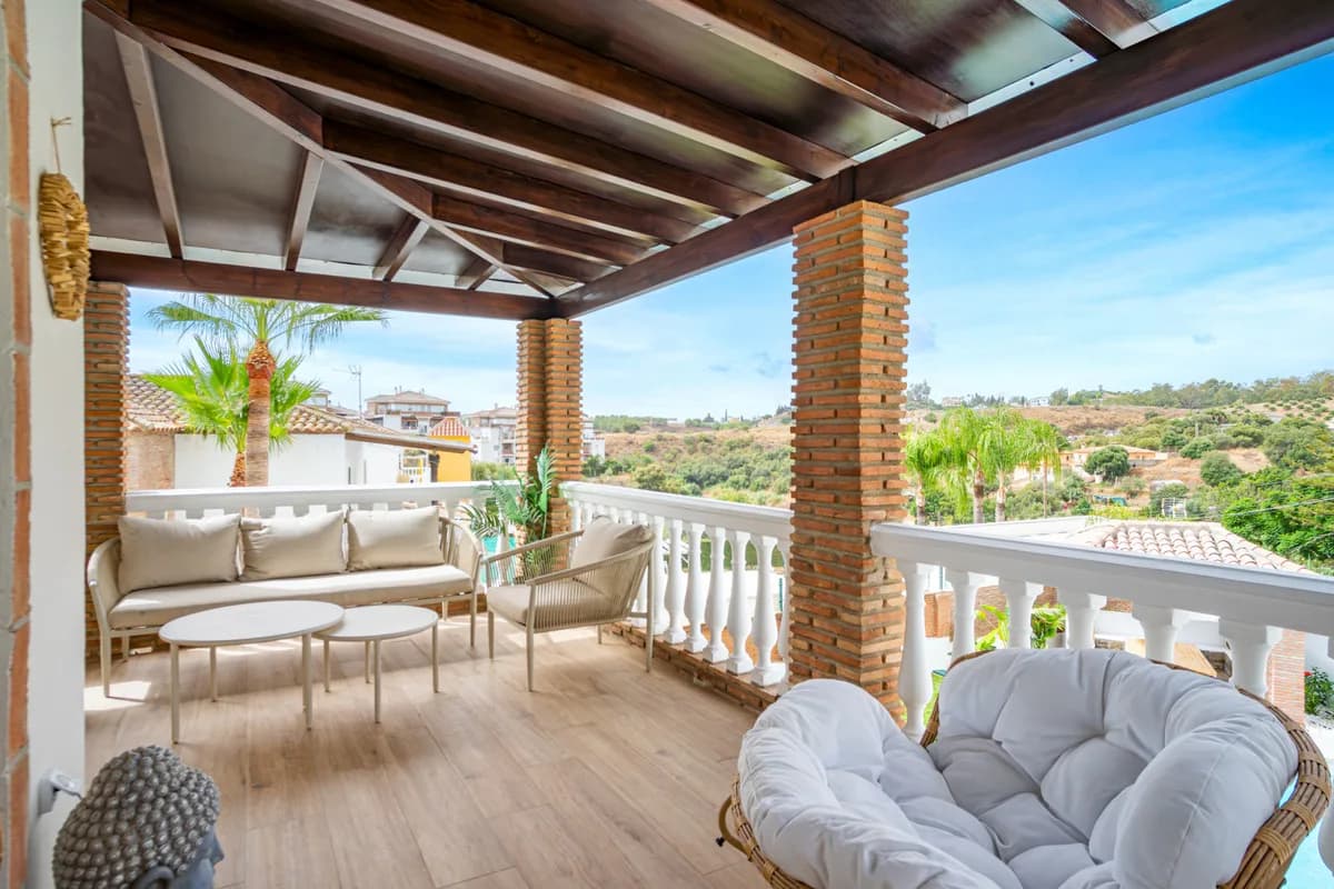 6 Bedroom Detached Villa for Sale in Mijas, Málaga - Image 3