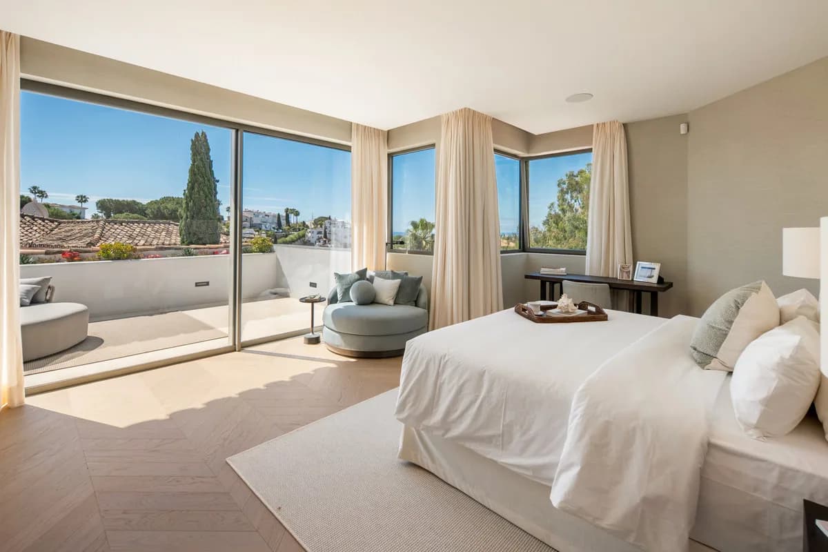 6 Bedroom Detached Villa for Sale in Benahavís, Málaga - Image 5