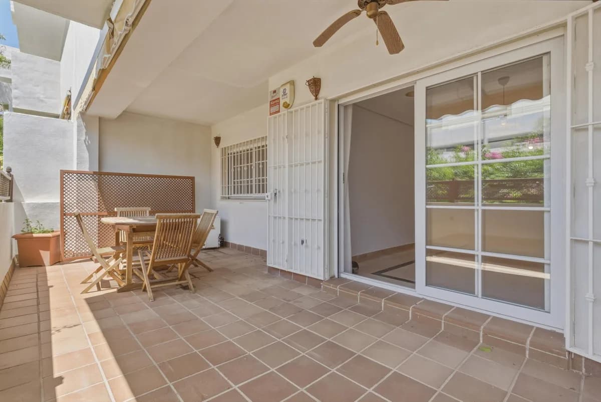 2 Bedroom Ground Floor Apartment for Sale in The Golden Mile, Málaga - Image 6