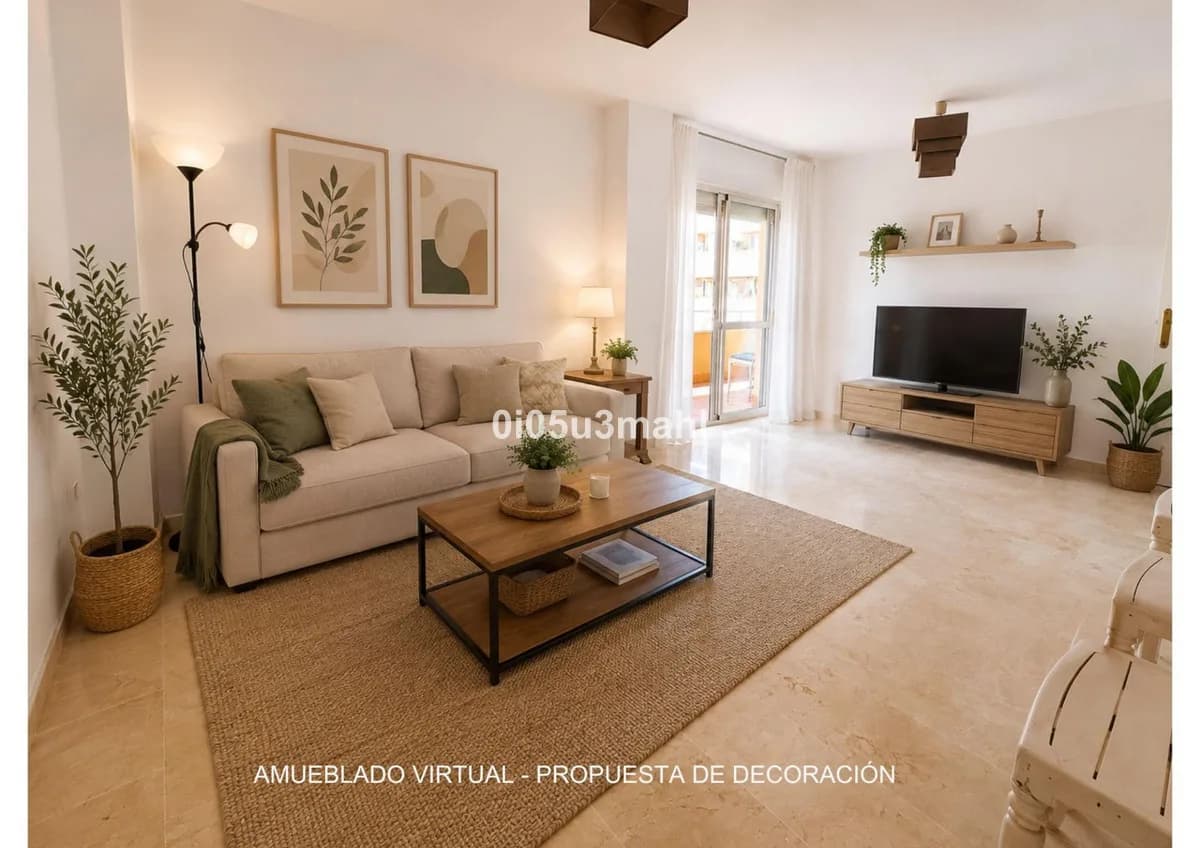 3 Bedroom Middle Floor Apartment for Sale in El Palo, Málaga - Image 2