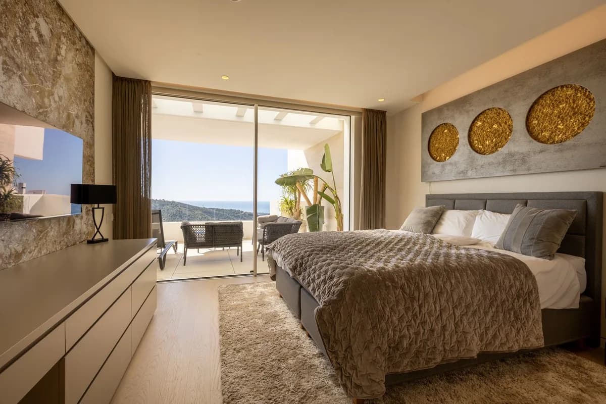 3 Bedroom Middle Floor Apartment for Sale in Marbella, Málaga