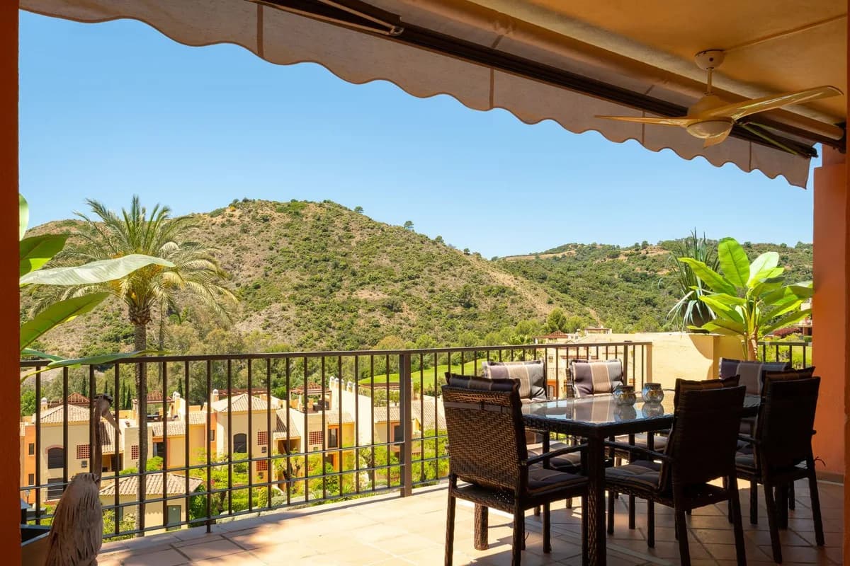 3 Bedroom Middle Floor Apartment for Sale in Los Arqueros, Málaga