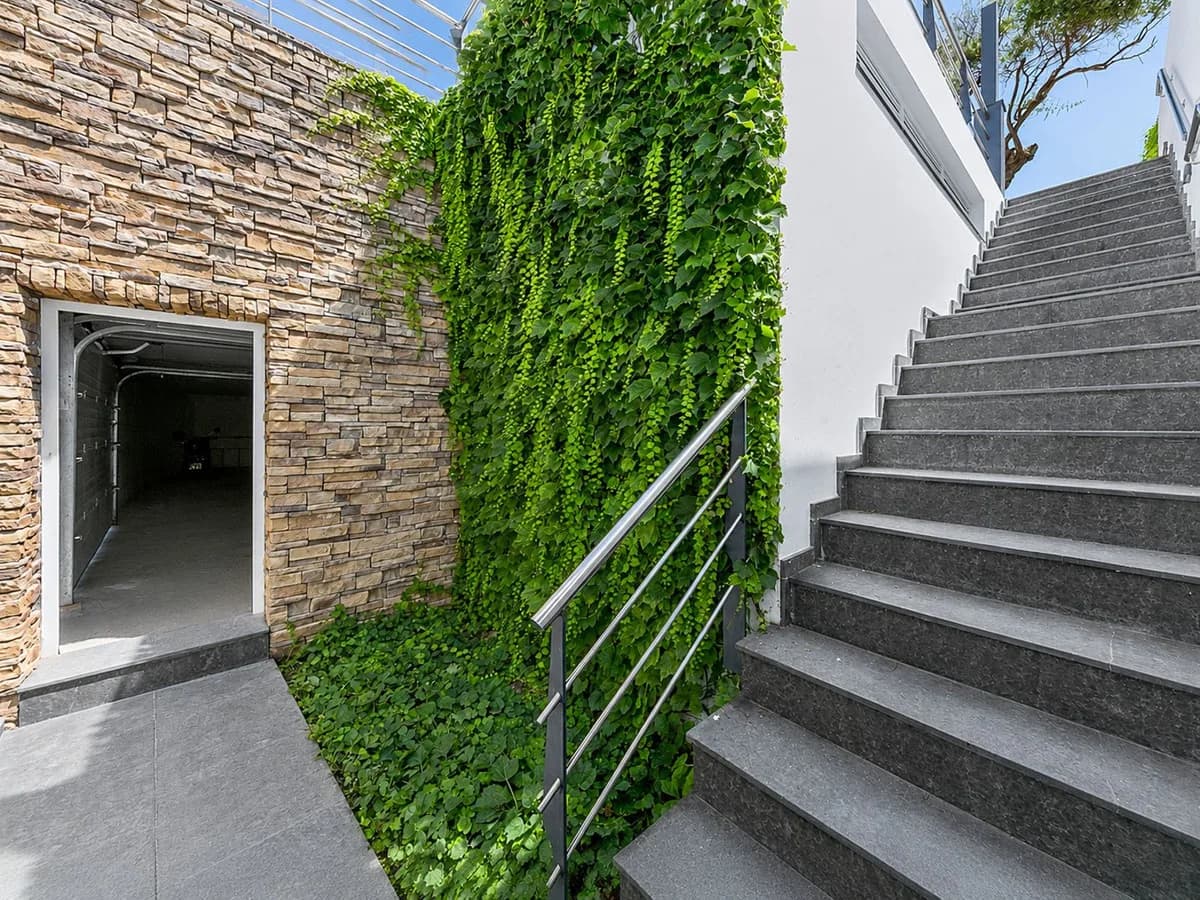3 Bedroom Semi-Detached House for Sale in El Faro, Málaga - Image 4
