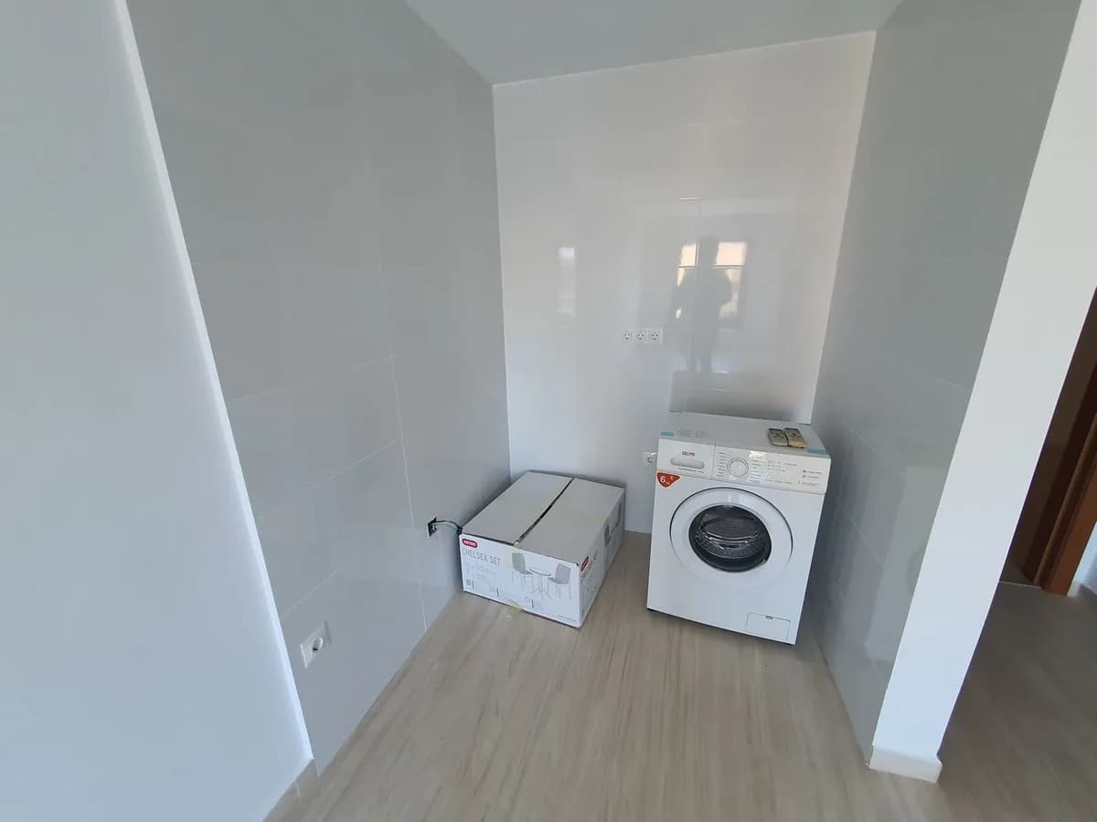 1 Bedroom Middle Floor Apartment for Sale in Fuengirola, Málaga - Image 6
