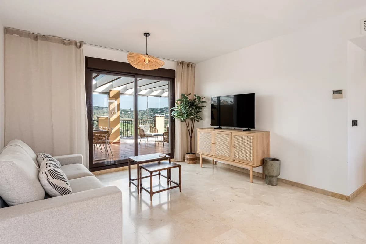 2 Bedroom Penthouse for Sale in Calanova Golf, Málaga - Image 5